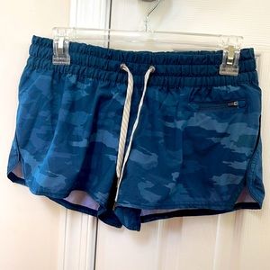 - Vuori clementine short sz small BLUE camo. Great condition.